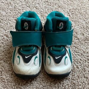 Toddler Boy Nike Air Max Speed Turf 8C Teal Green, Black, and White Sneakers